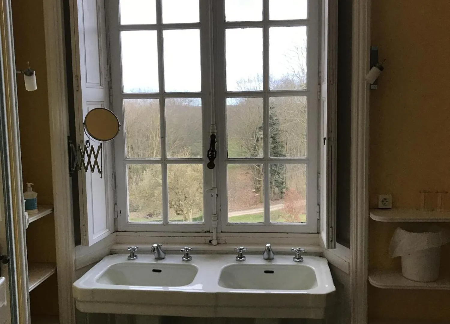 Bed & Breakfast Chateau De Joyeux - Chambres D'Hotes